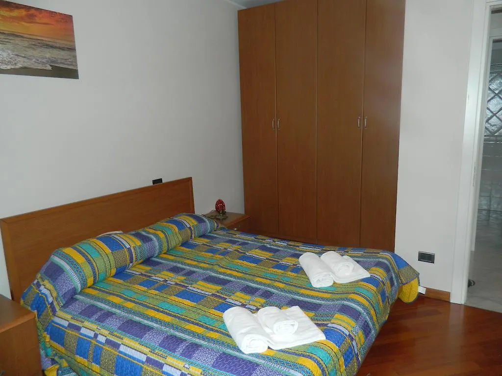 Mela Verde Apartments Bergamo 2*,  Italy
