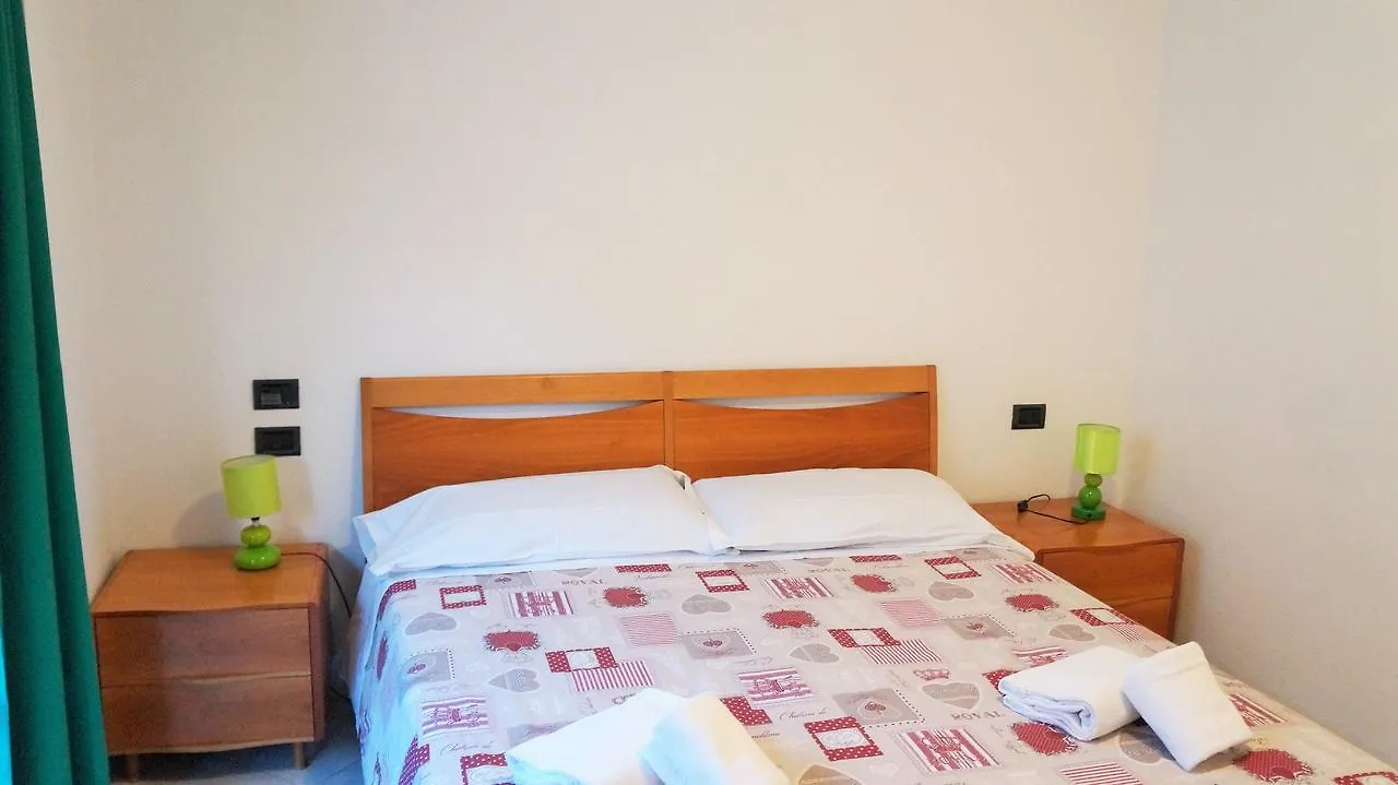 Mela Verde Apartments Bergamo 2*,